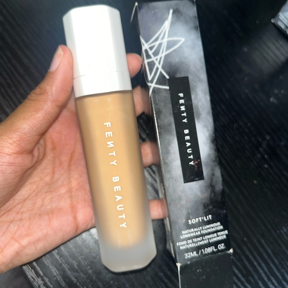 Fenty Beauty Tan Foundation Liquid Medium Coverage